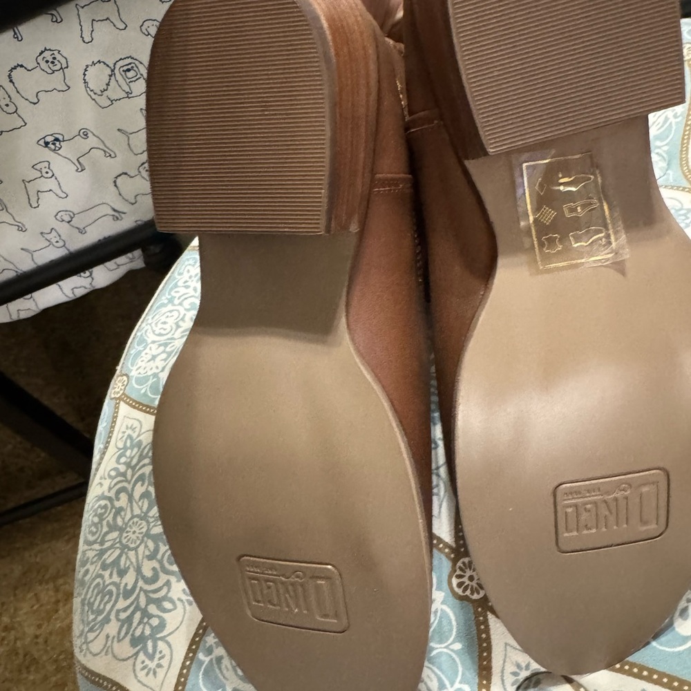 Dingo Women's Tan Leather Ankle Boots - Picture 6 of 8